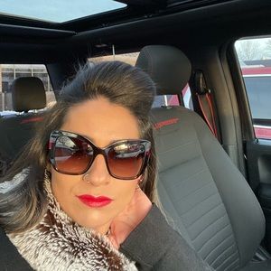 Meet your Posher, Michele